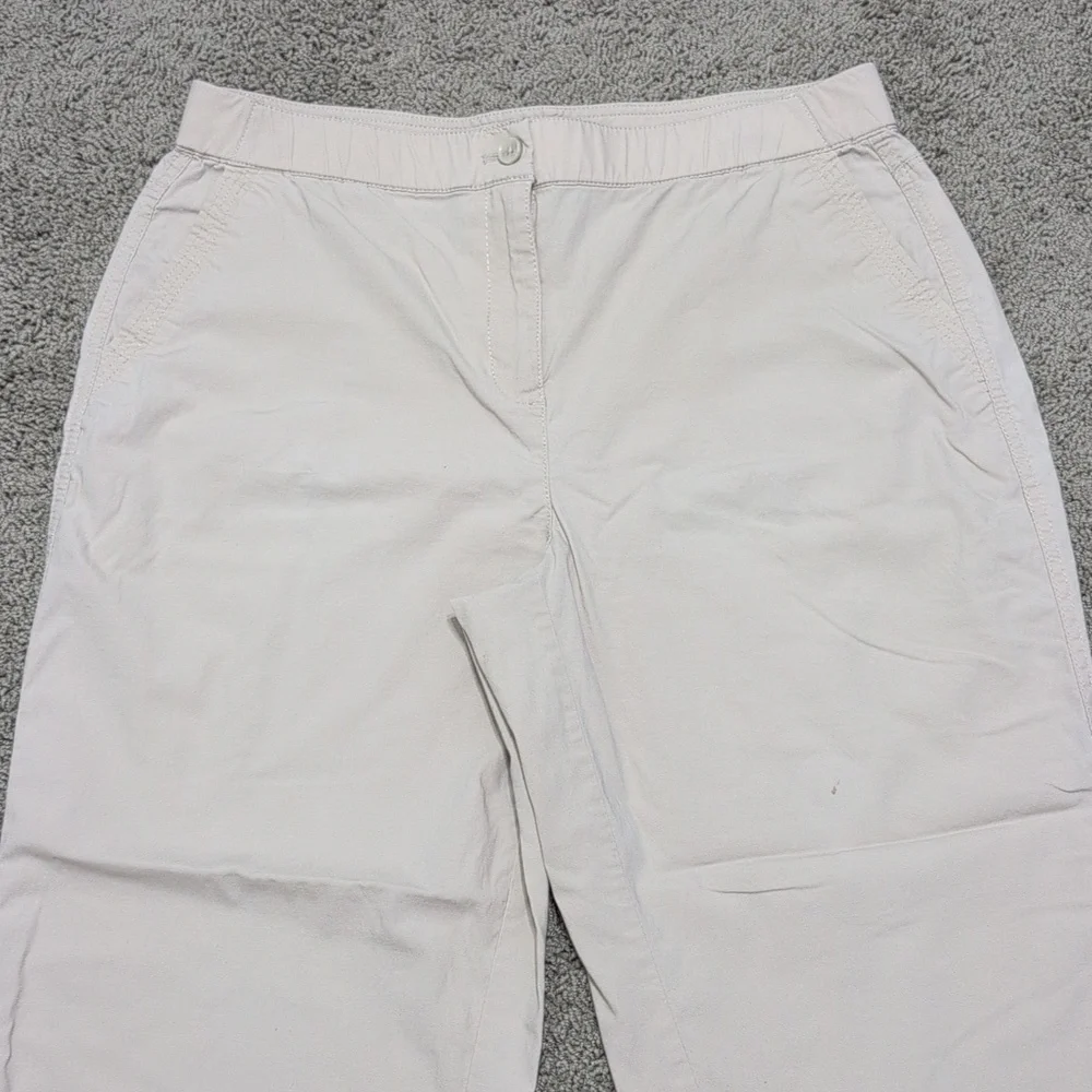 Chicos Pull On Khaki Straight Leg‎ Ankle Or Cropped Pants Size 1(8) Lightweight
